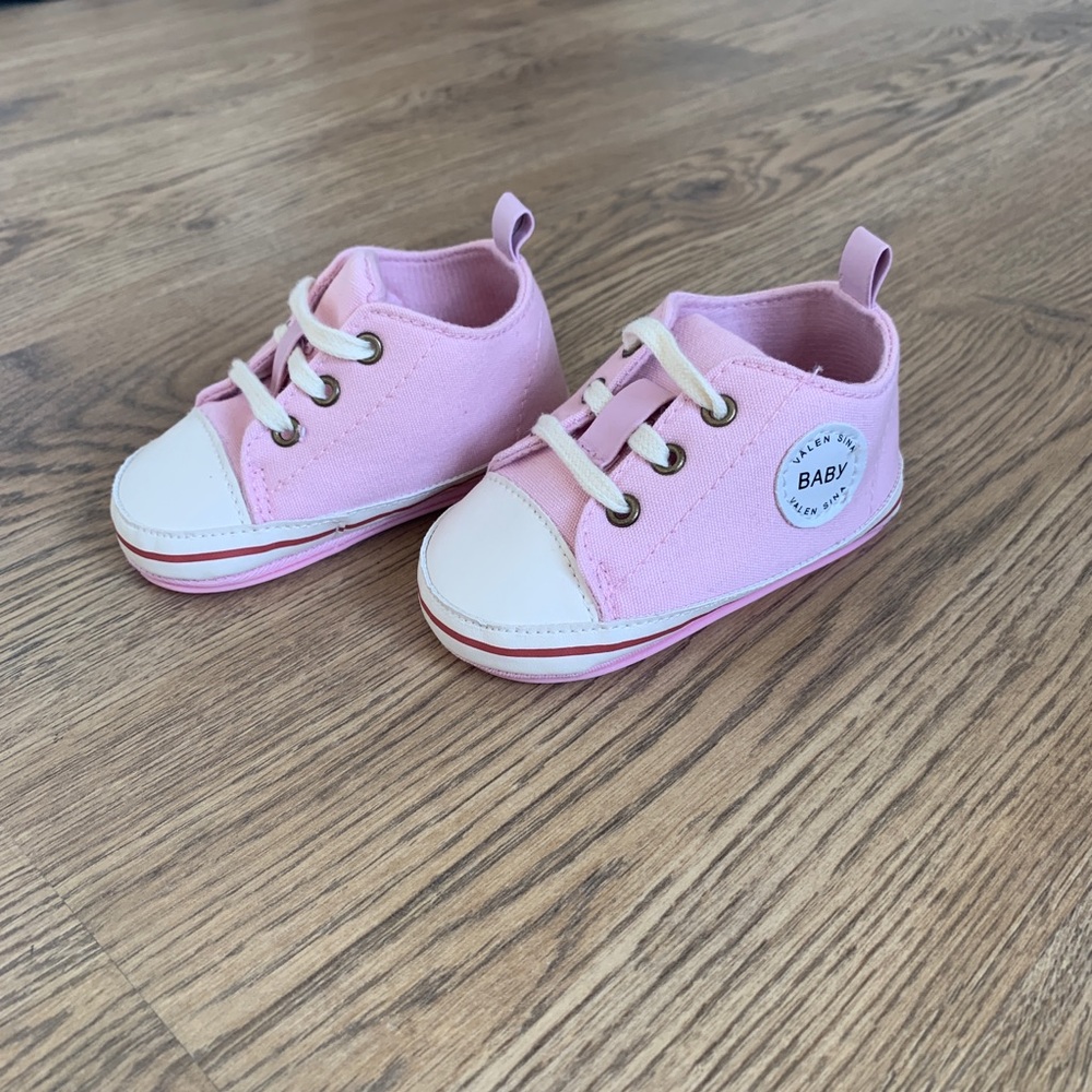 Pink & White Baby/Infant Shoes Size 3 N.W.O.T